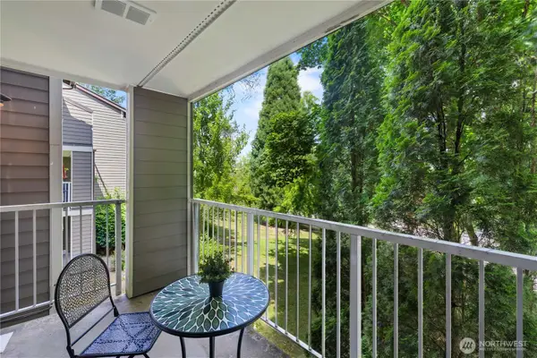 200 Mt Park Boulevard Sw #A204, Issaquah, WA 98027