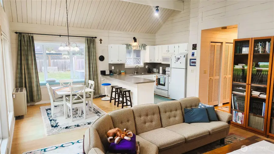 8130 Cowichan Road, Blaine, WA 98230 - Image #2