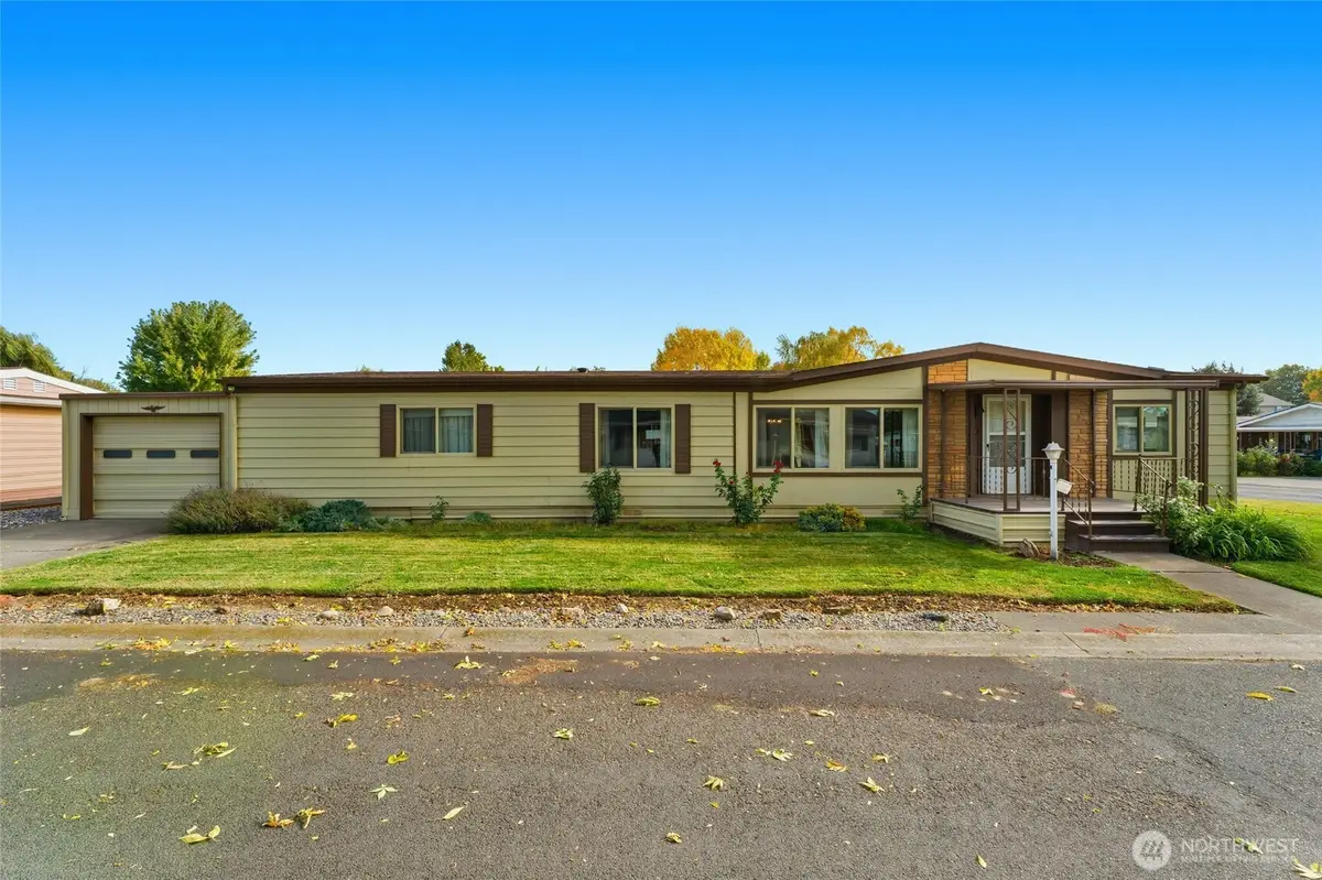 1023 SE Dove Lane, College Place, WA 99324 - Image #1