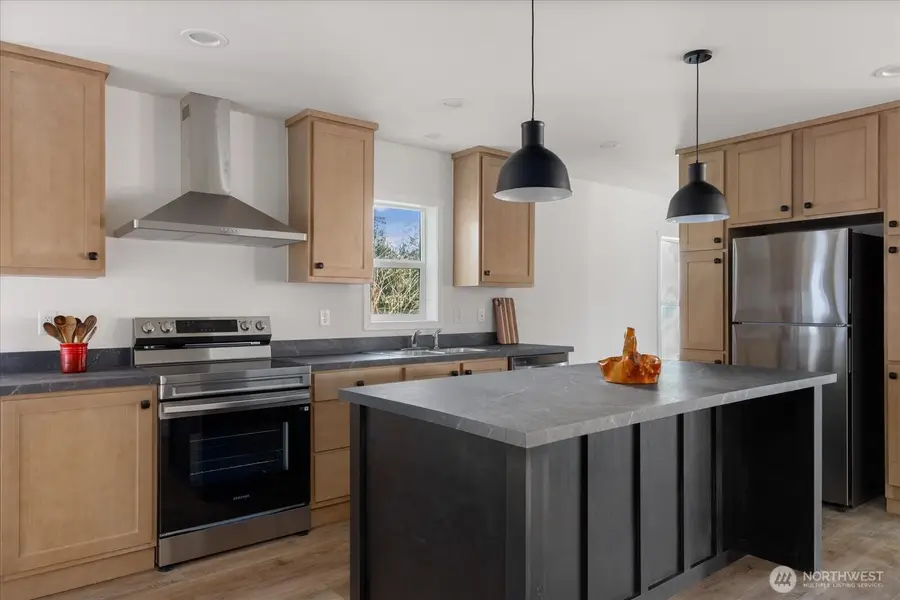 4261 Northgate Drive, Oak Harbor, WA 98277 - Image #2