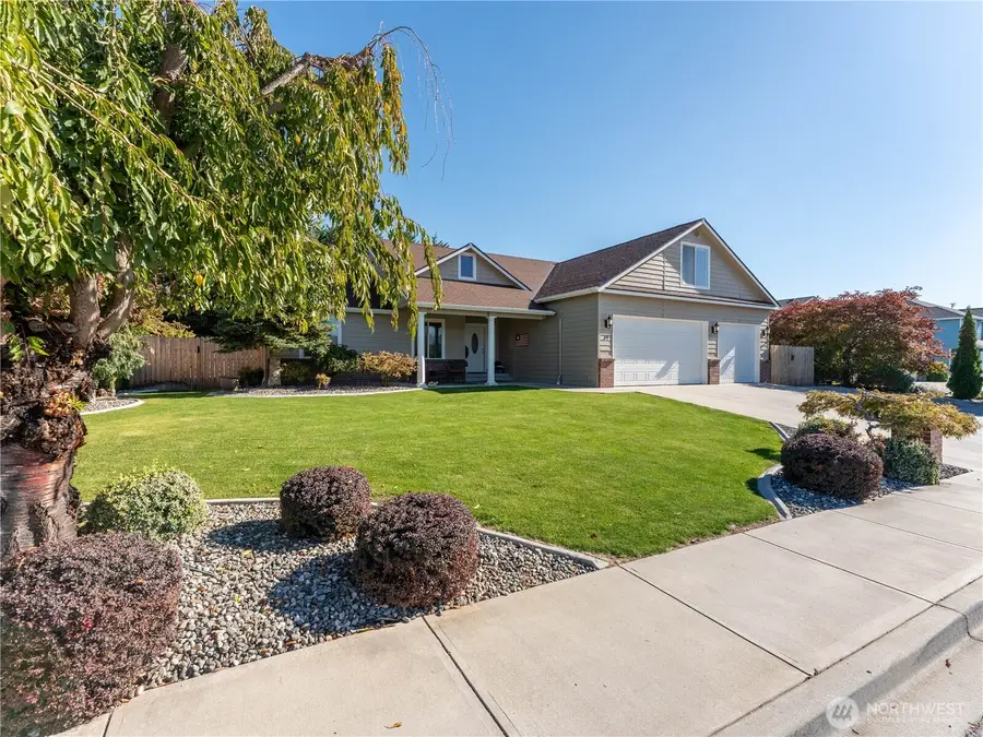 39 S Mandolin Avenue, East Wenatchee, WA 98802 - Image #2