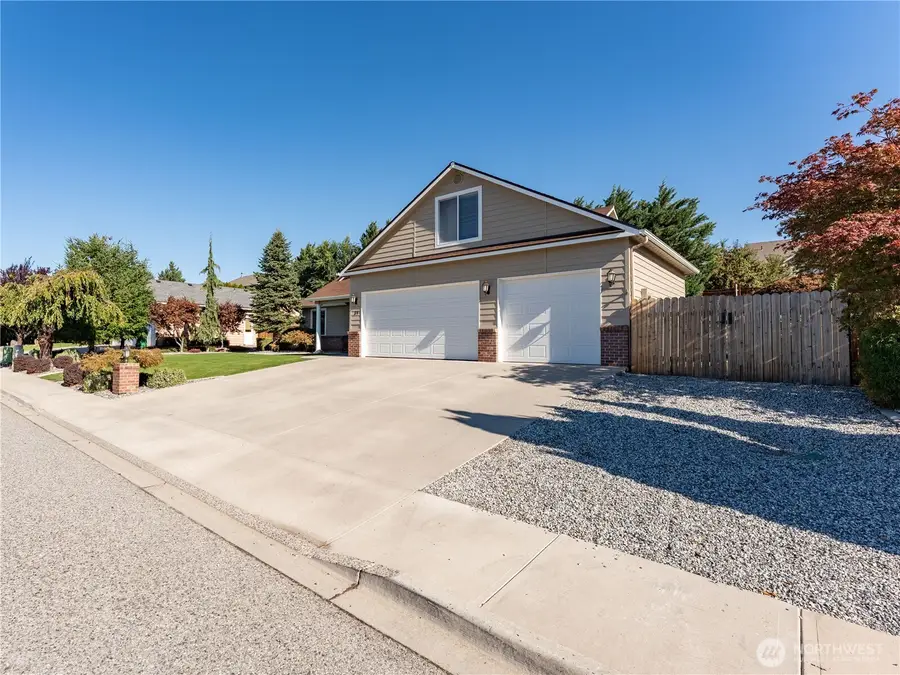 39 S Mandolin Avenue, East Wenatchee, WA 98802 - Image #3