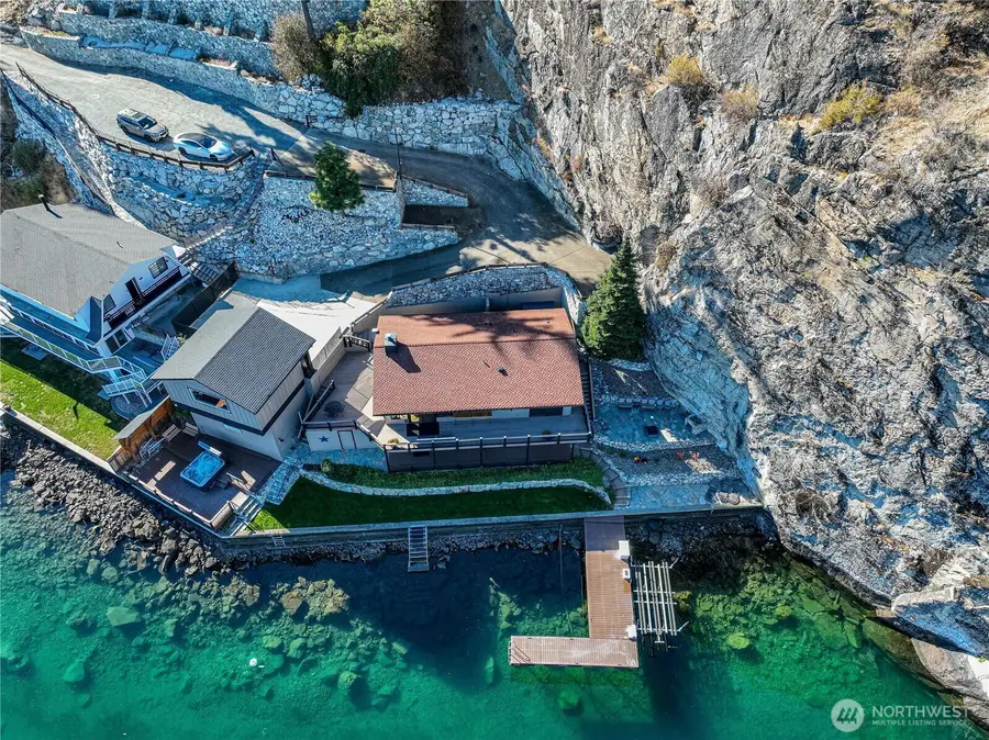 10370 S Lakeshore Rd, Chelan, WA 98816 - Image #2