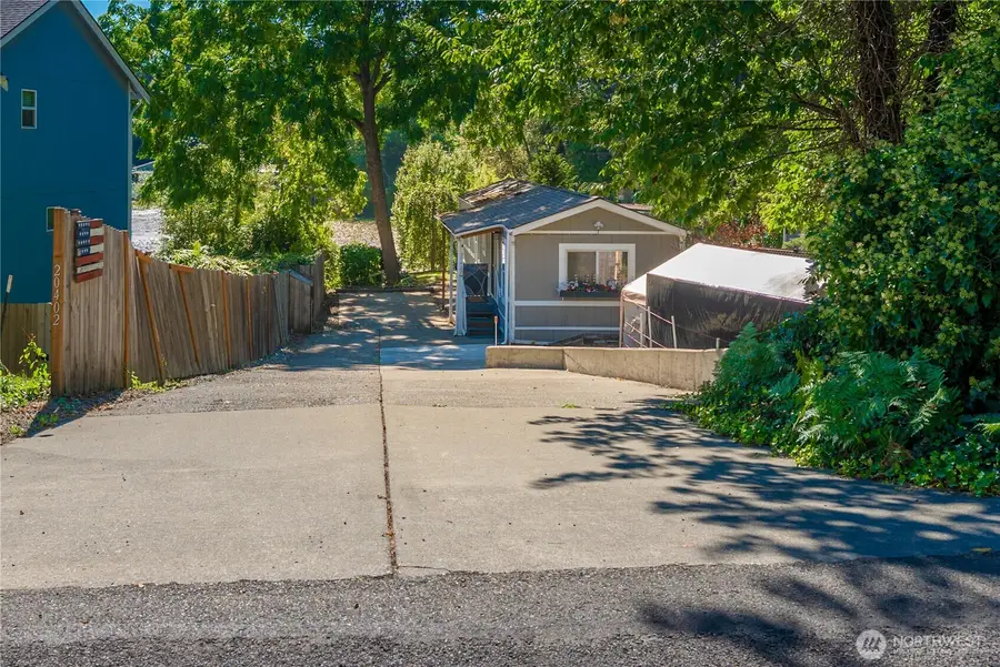 20402 Lapaloma Drive E, Bonney Lake, WA 98391 - Image #2