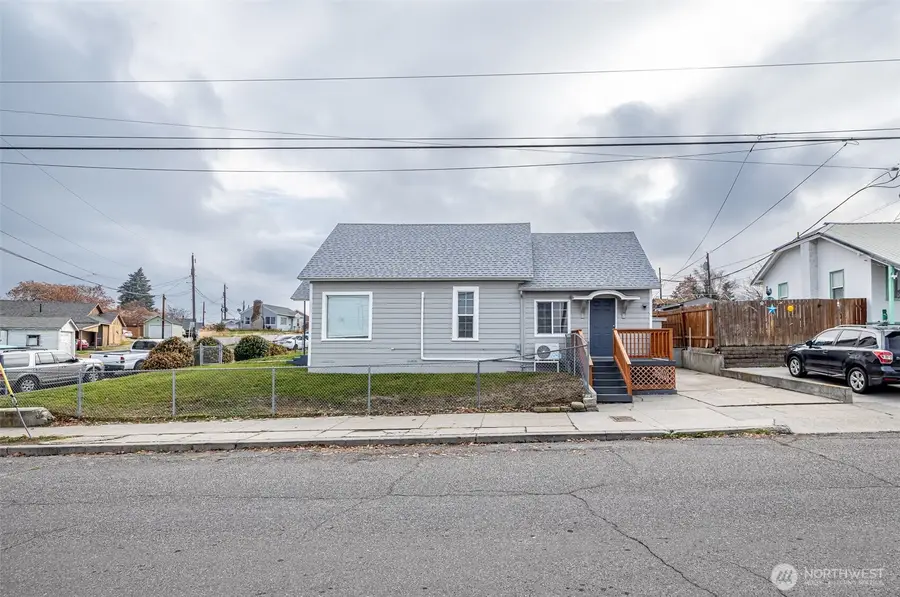 246 N Delaware Avenue, Wenatchee, WA 98801 - Image #2