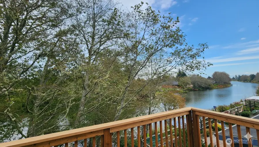 768 Point Brown Avenue Se #C, Ocean Shores, WA 98569 - Image #2