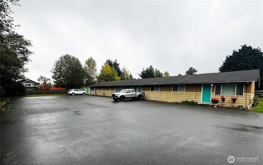 15817 Manor Way, Lynnwood, WA 98087 - Image #2