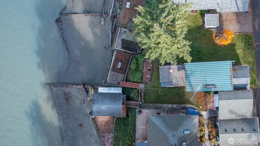 19422 Soundview Drive Nw, Stanwood, WA 98292 - Image #3