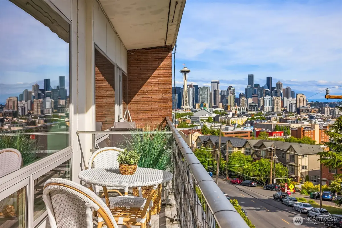 530 W Olympic Place #406, Seattle, WA 98119 - Image #1