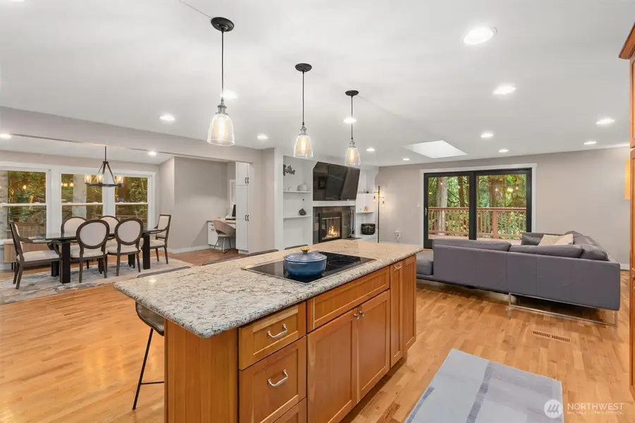 825 Wildwood Boulevard Sw, Issaquah, WA 98027 - Image #2