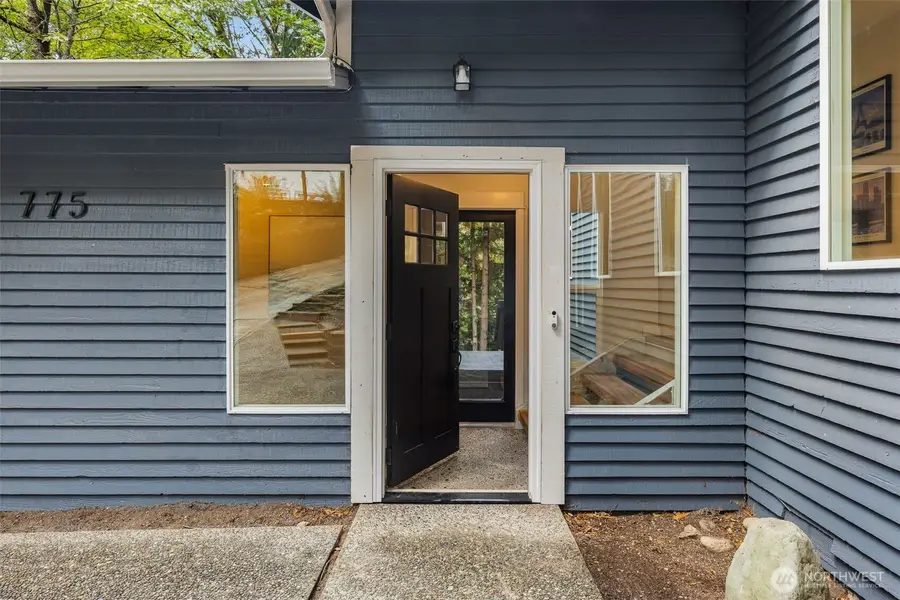 775 Highwood Drive Sw, Issaquah, WA 98027 - Image #3