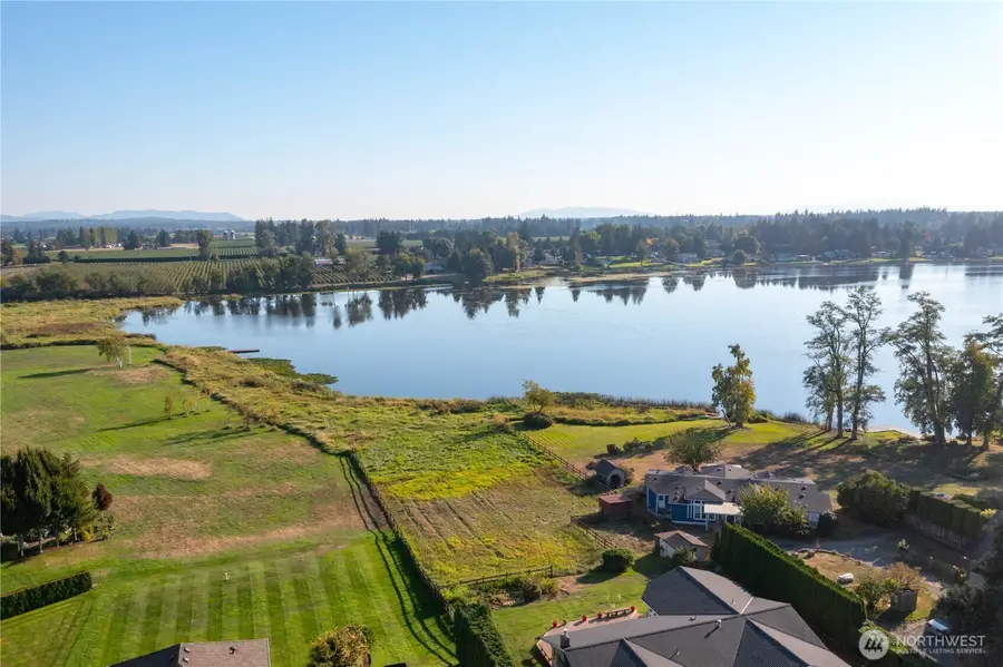 323 E Wiser Lake Road, Lynden, WA 98264 - Image #2