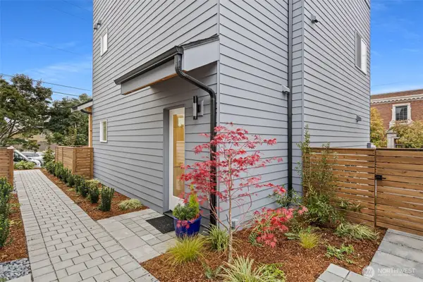 8001 25th Avenue Nw, Seattle, WA 98117