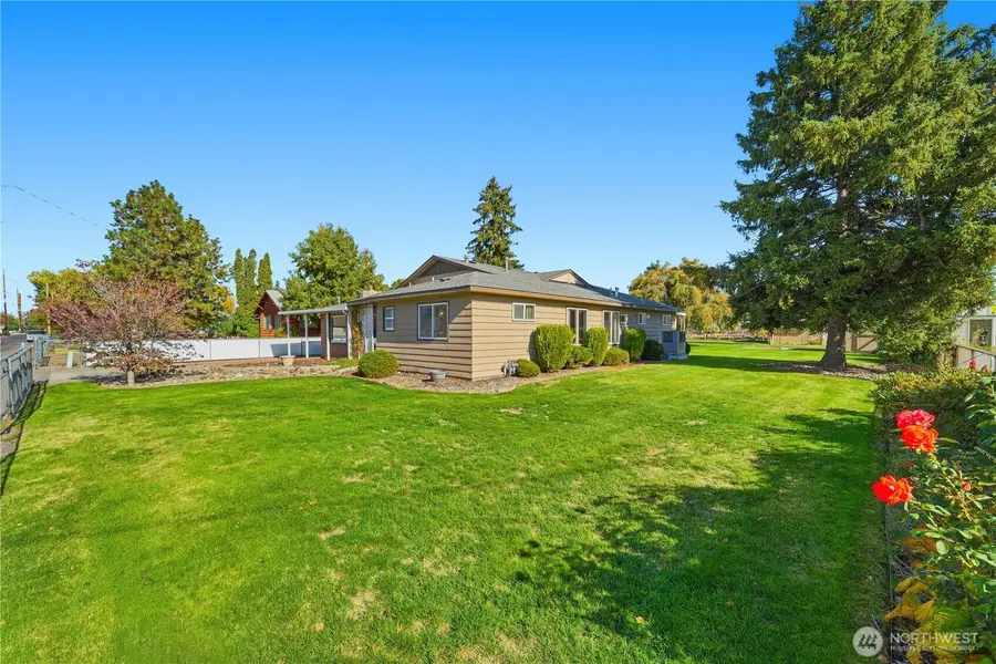 318 NE Lambert Avenue, College Place, WA 99324 - Image #2