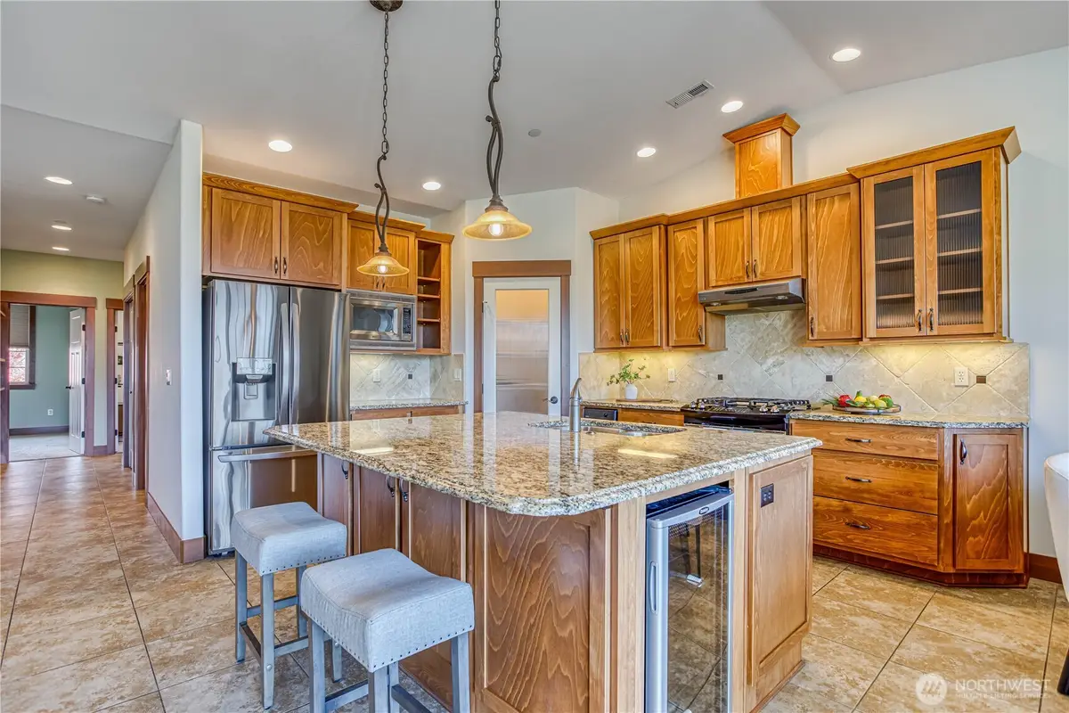 1051 N Baker #A202, East Wenatchee, WA 98802 - Image #1