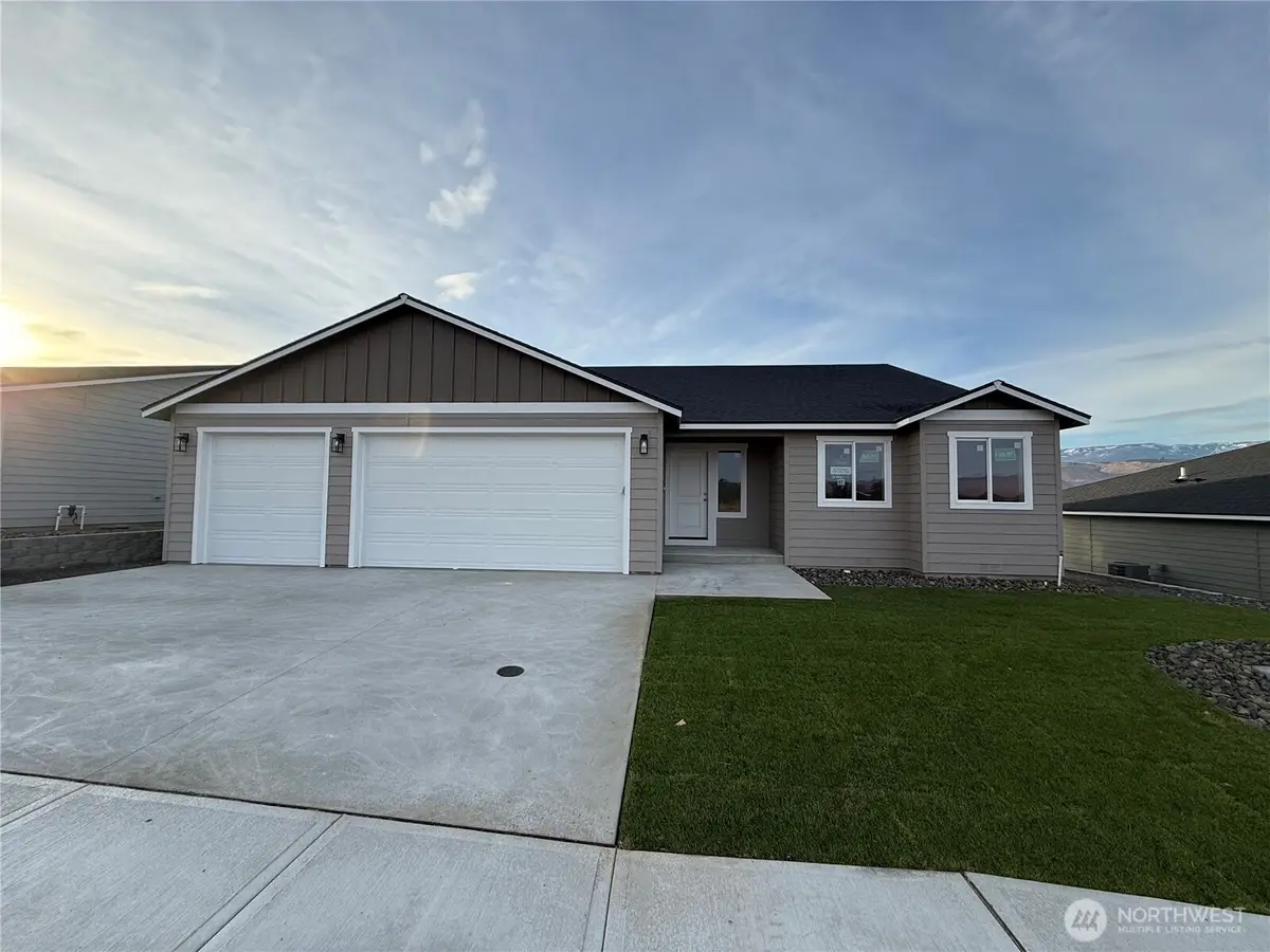 2368 2nd Street Se, East Wenatchee, WA 98802 - Image #1