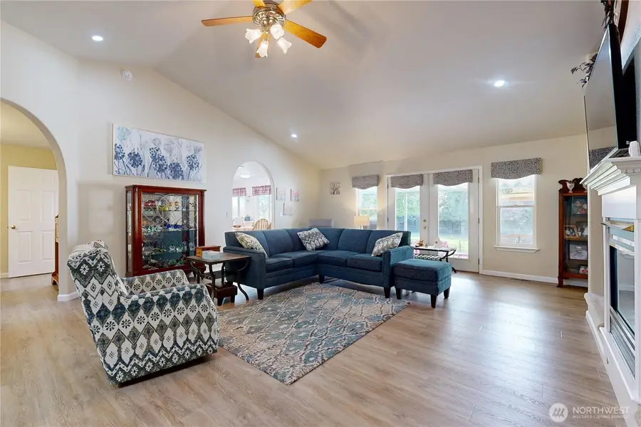 522 SE Mockingbird Drive, College Place, WA 99324 - Image #2