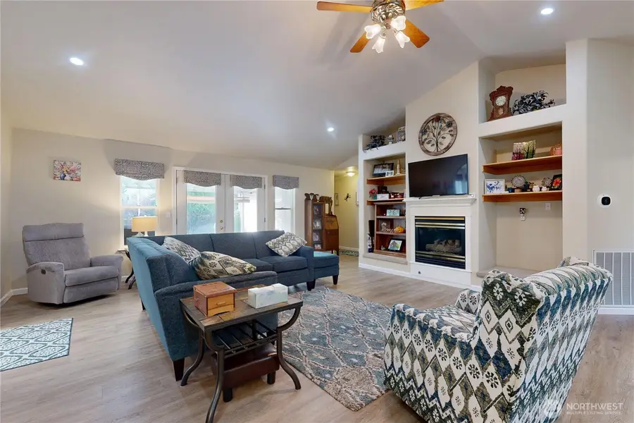 522 SE Mockingbird Drive, College Place, WA 99324 - Image #3