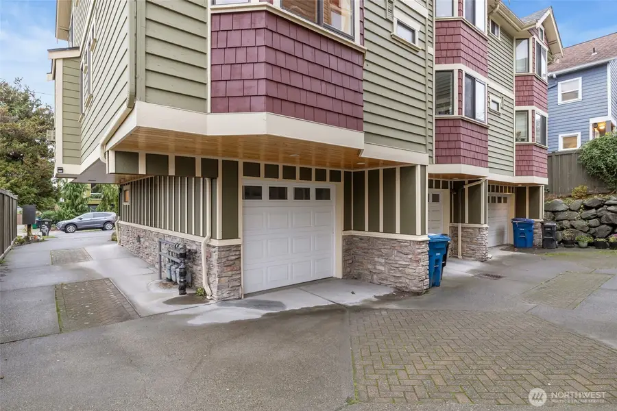 108 17th Avenue #A, Seattle, WA 98122 - Image #2