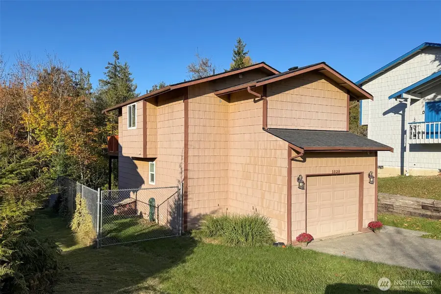 1329 Campbell Avenue, Port Angeles, WA 98362 - Image #2