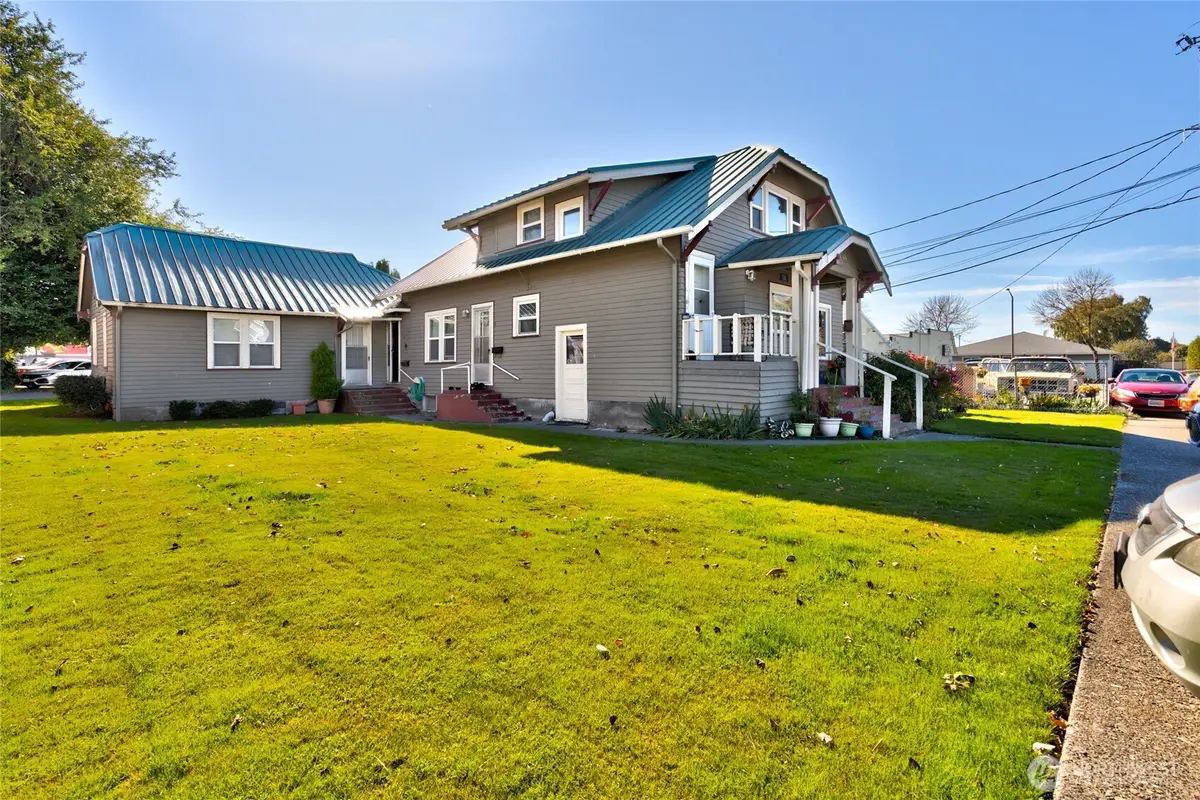 118 E Victoria Avenue, Burlington, WA 98233 - Image #1