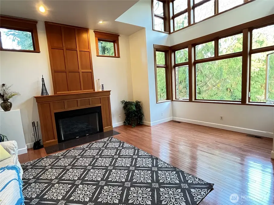 4518 91st Avenue Se, Mercer Island, WA 98040 - Image #2