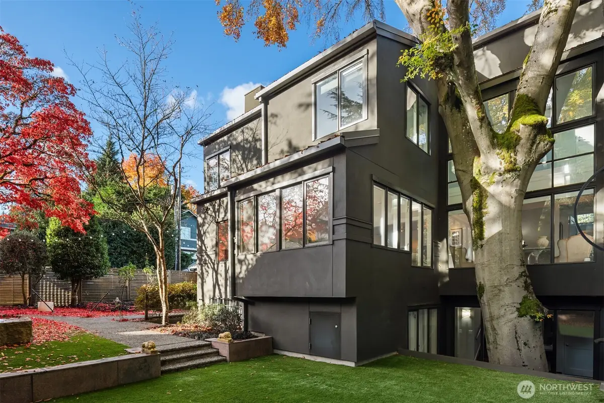 1615 39th Avenue E, Seattle, WA 98112 - Image #1