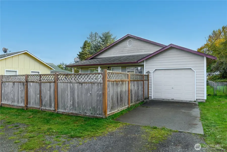 1014 W Spruce Street, Port Angeles, WA 98363 - Image #3