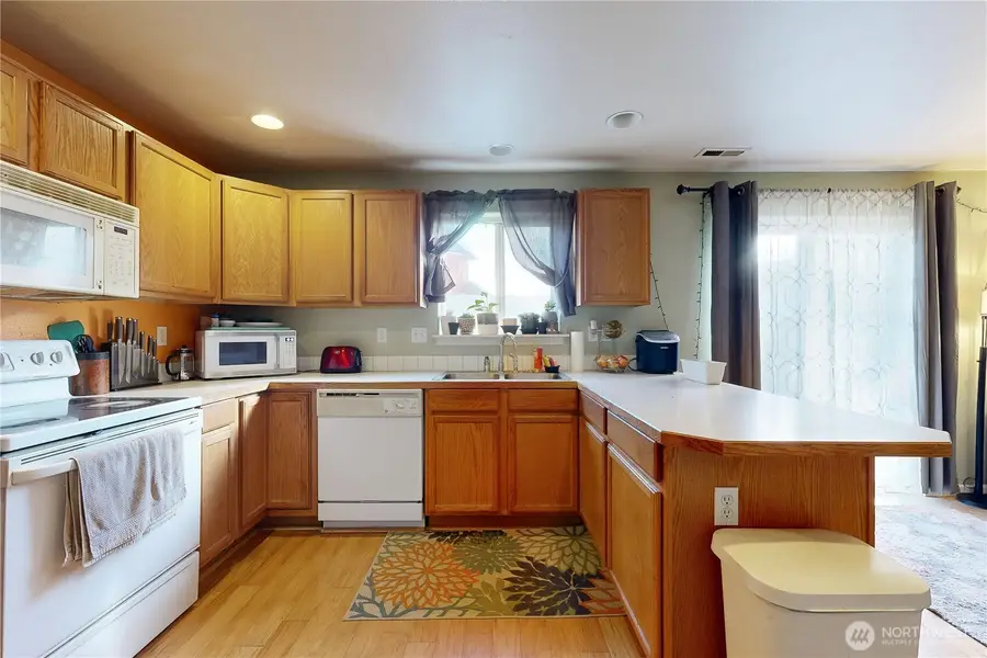 1343 SE Newgate Drive, College Place, WA 99324 - Image #3