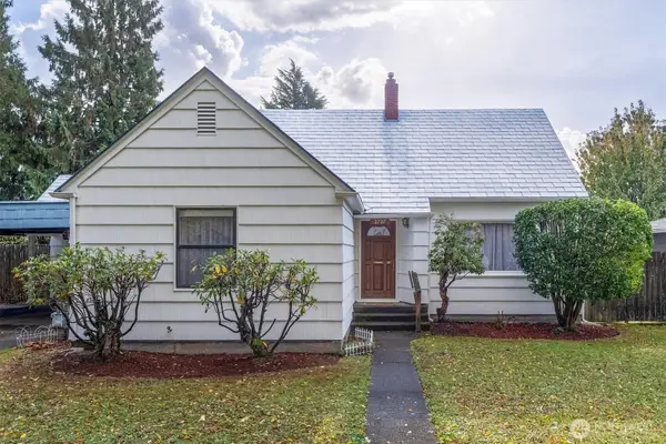 2727 Hemlock Street, Longview, WA 98632