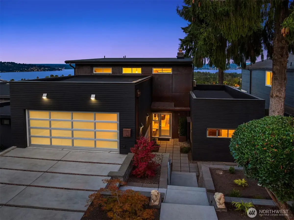 7352 56th Avenue Ne, Seattle, WA 98115 - Image #1