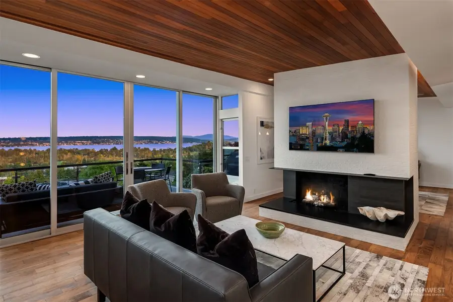 7352 56th Avenue Ne, Seattle, WA 98115 - Image #2