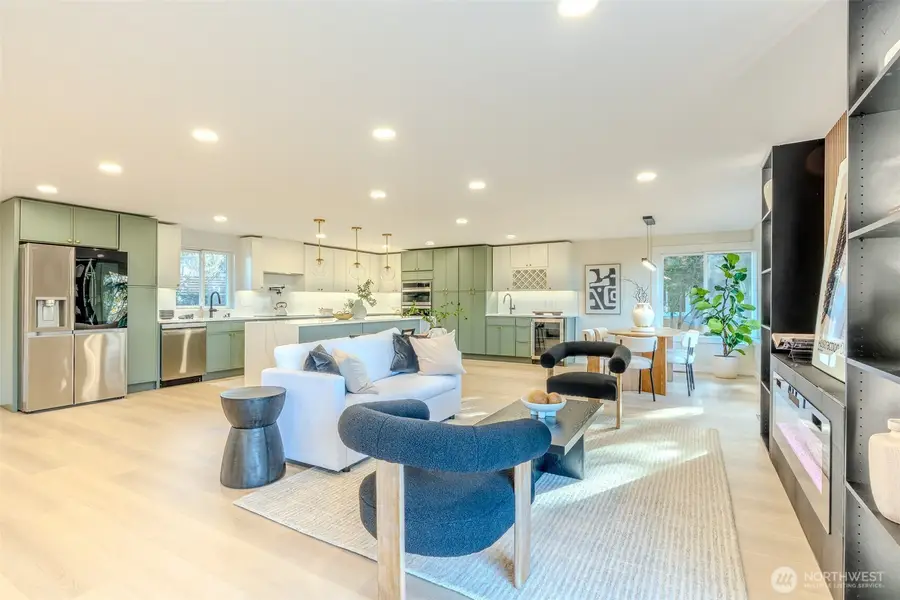 16425 Benson Road S, Renton, WA 98055 - Image #2