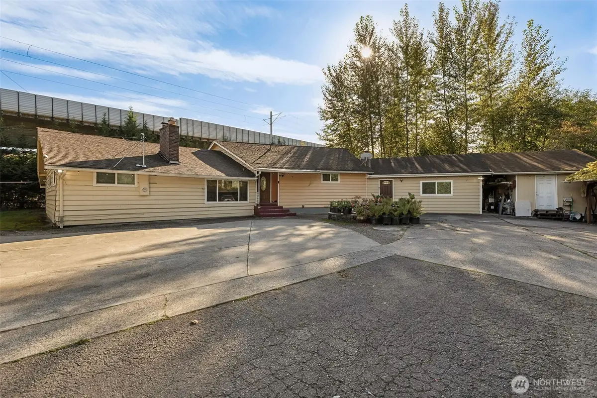 13718 Macadam Drive S, Tukwila, WA 98168 - Image #1