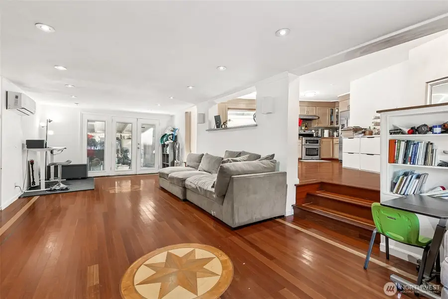 13718 Macadam Drive S, Tukwila, WA 98168 - Image #3