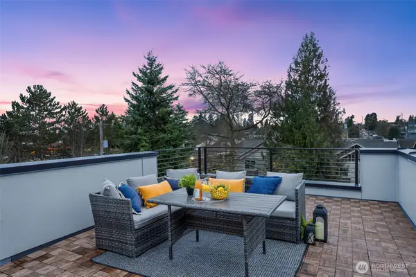 10306 Midvale Avenue N, Seattle, WA 98133