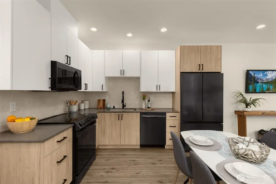 10306 Midvale Avenue N, Seattle, WA 98133 - Image #2