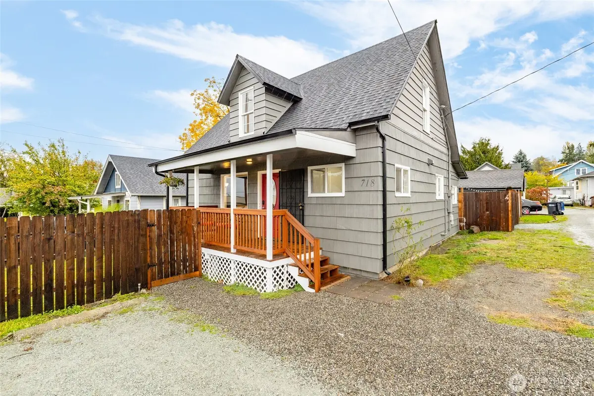 718 N 1st Street, Mount Vernon, WA 98273 - Image #1