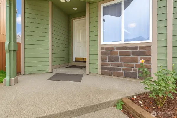 17915 25th Ave E, Tacoma, WA 98445