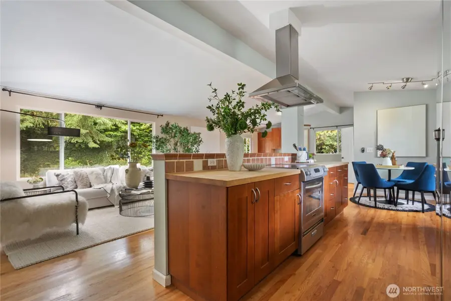 15641 SE 24th St, Bellevue, WA 98008 - Image #3