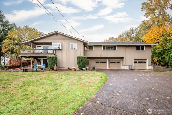 8 Tree Top Road, Longview, WA 98632