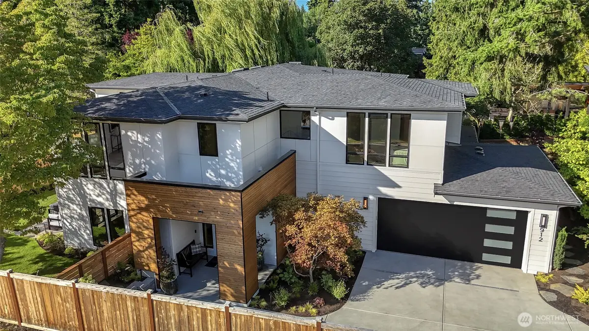 912 18th Avenue W, Kirkland, WA 98033 - #1
