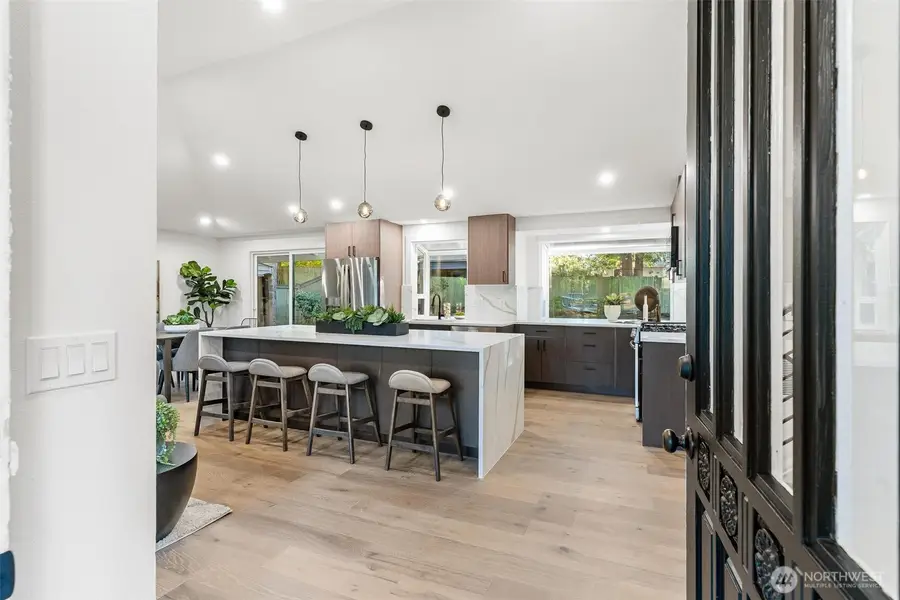 2133 170th Avenue Ne, Bellevue, WA 98008 - Image #2