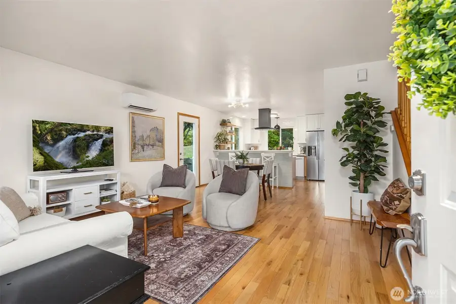 816 Strawberry Lane Nw, Bainbridge Island, WA 98110 - Image #2