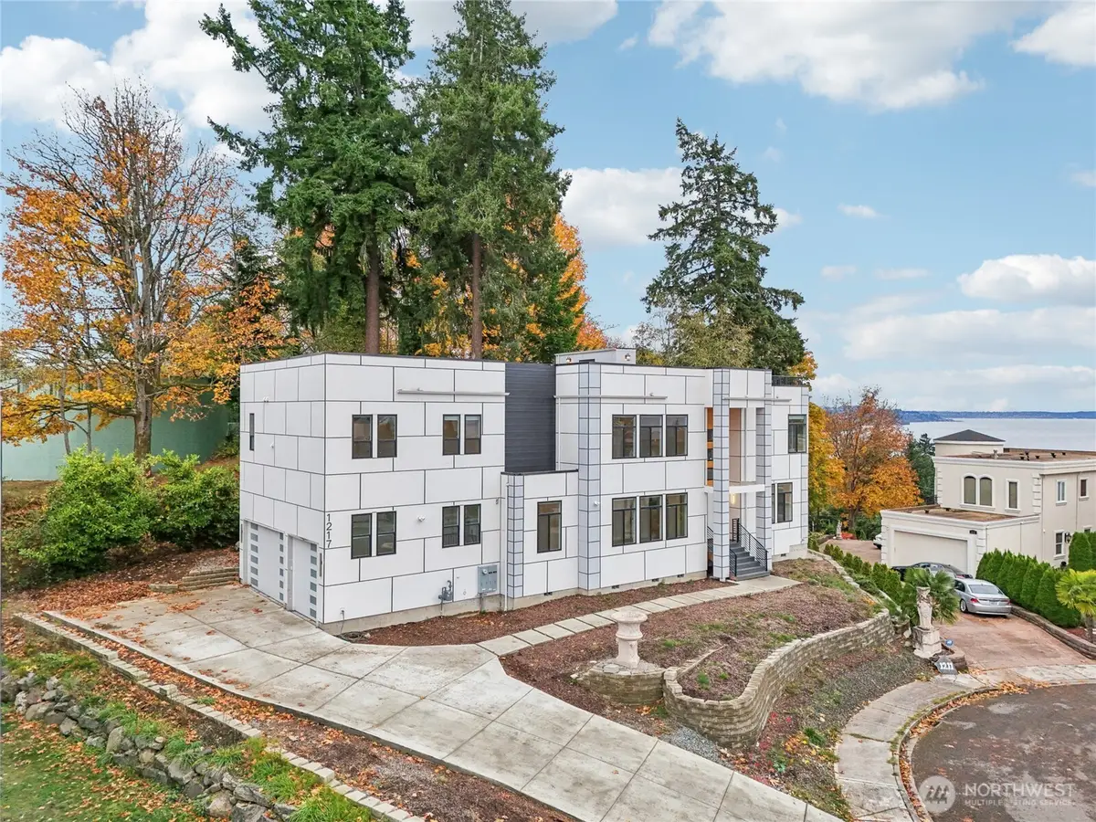 1217 S 273rd Place, Des Moines, WA 98198 - Image #1