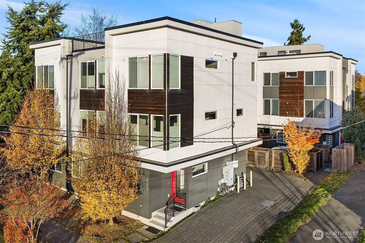 8340 Mary Avenue Nw #D, Seattle, WA 98117 - Image #1