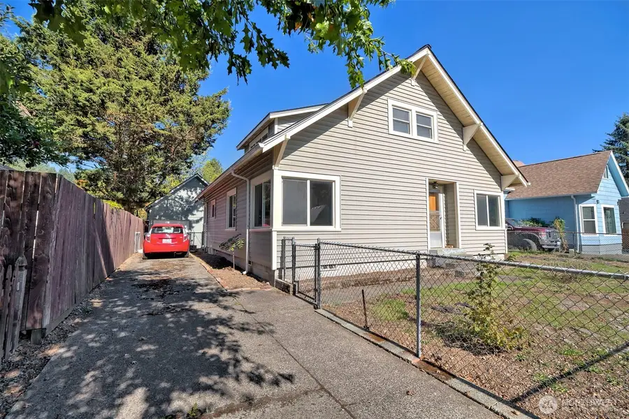 1018 W Cota Street, Shelton, WA 98584 - Image #2