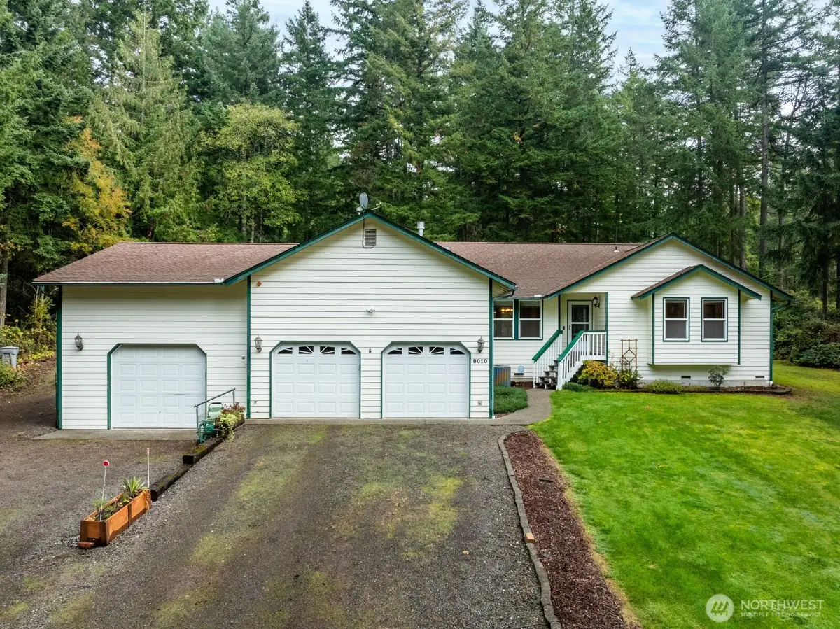 8010 Chagnon Pl Nw, Silverdale, WA 98383 - Image #1