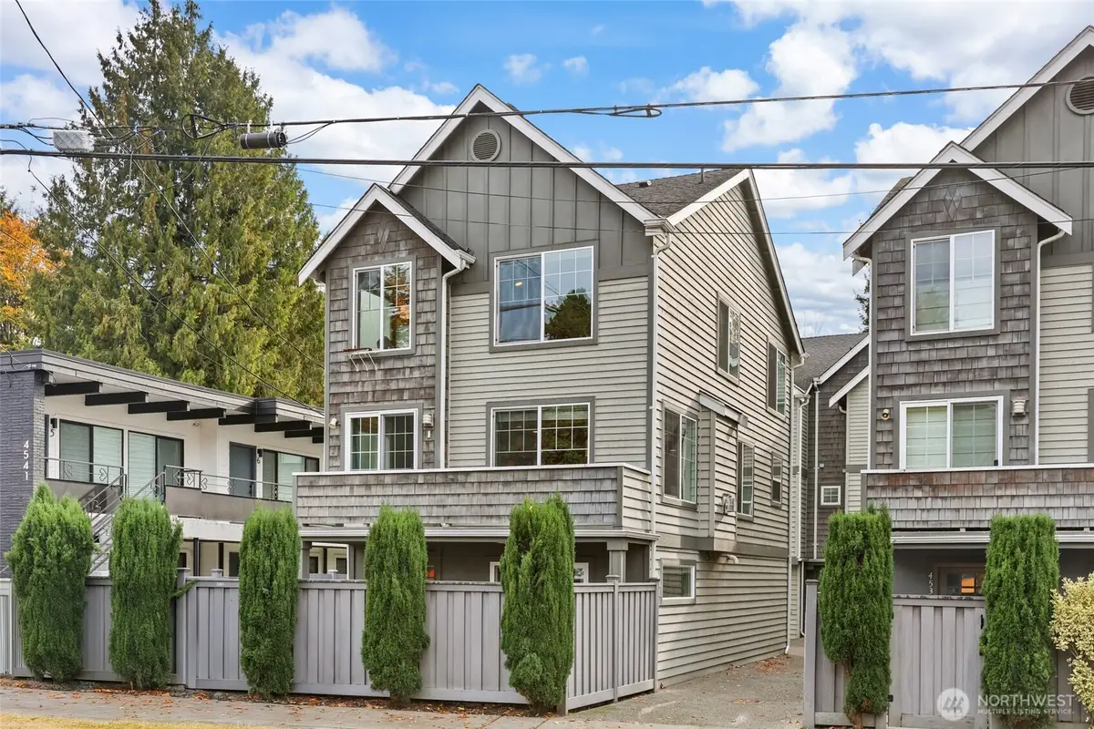 4535 NE 55th Street, Seattle, WA 98105 - Image #1