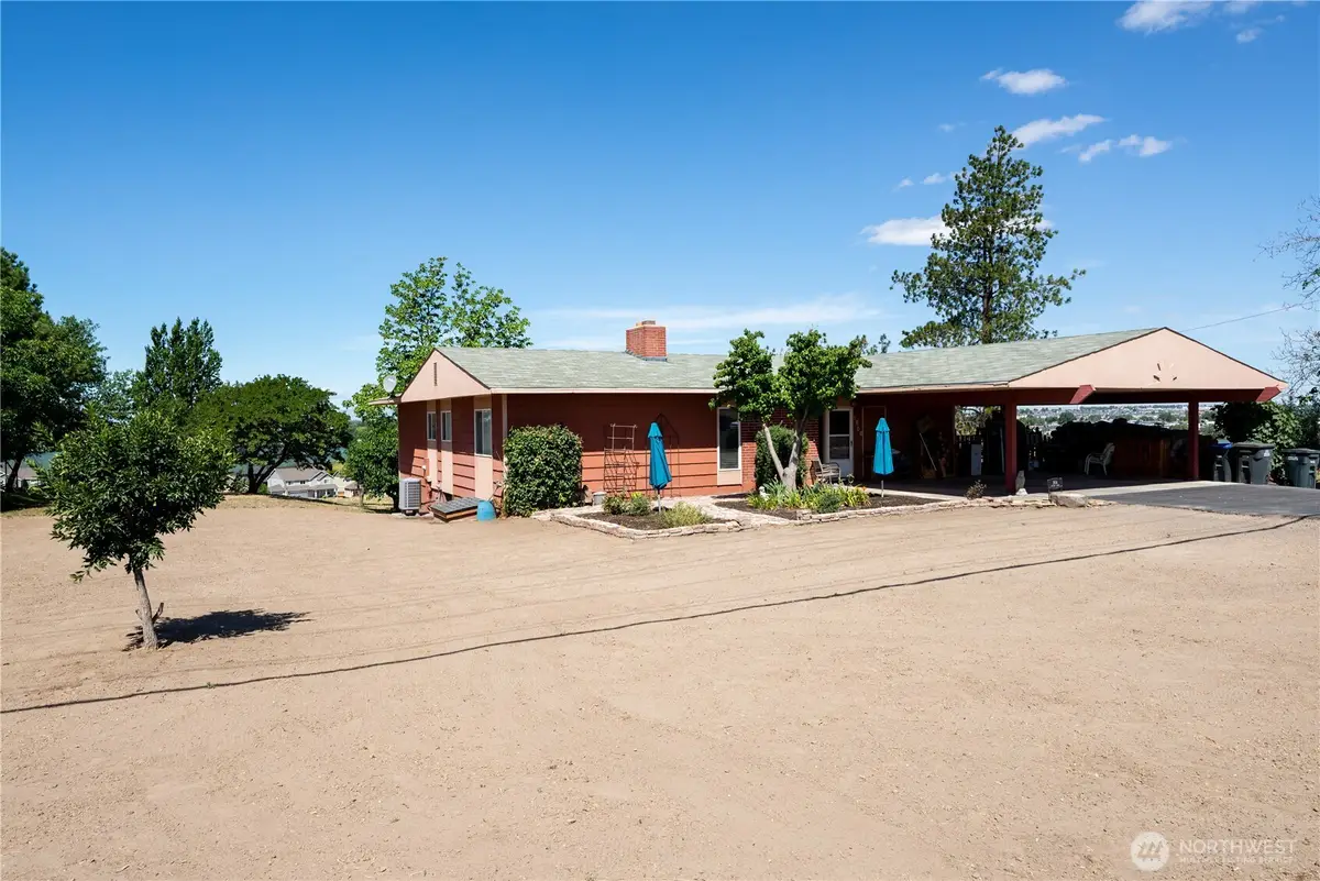 1804 S Division Street, Moses Lake, WA 98837 - Image #1